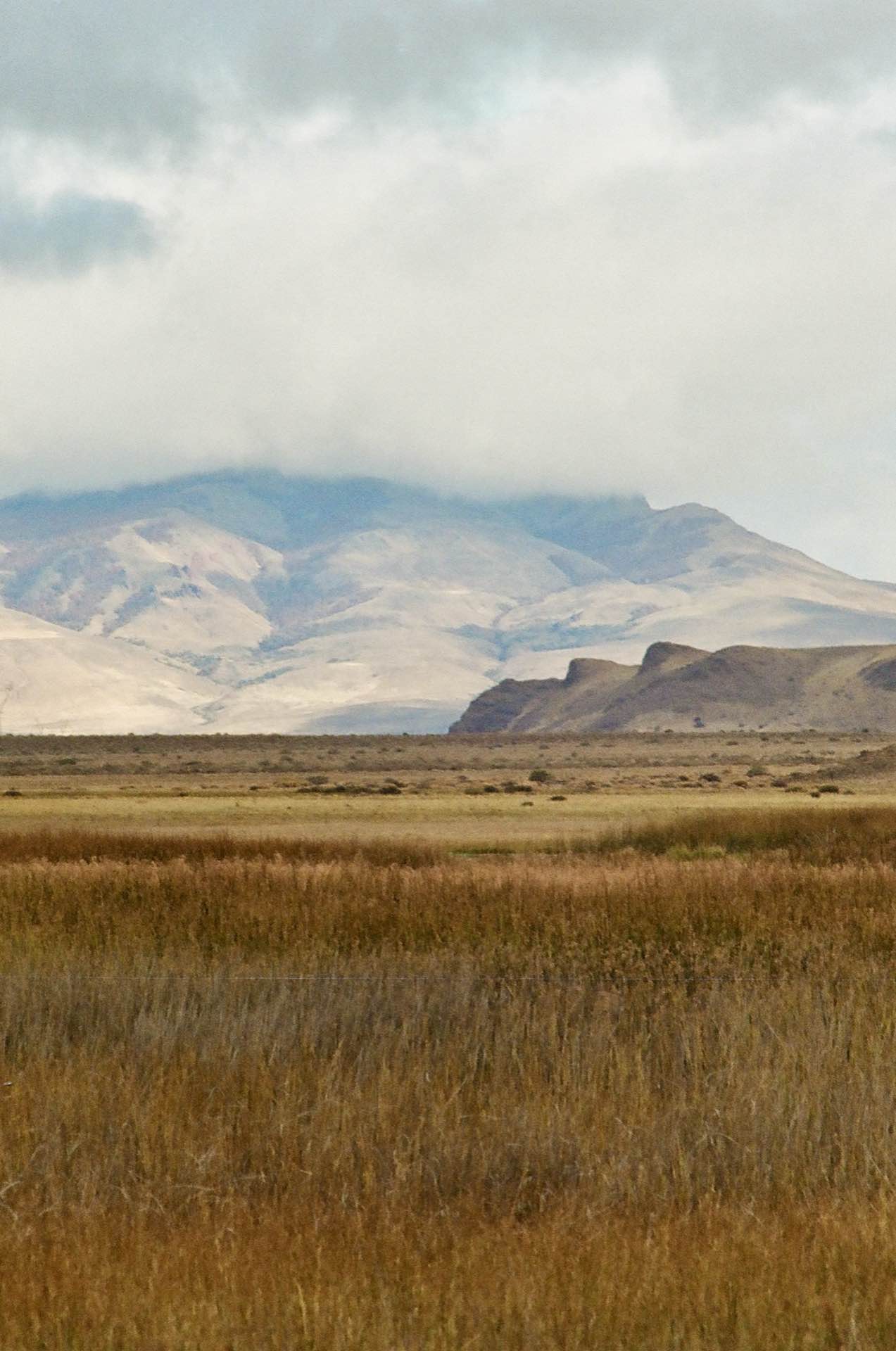 Open valley and mountains at Arroyo Pescado