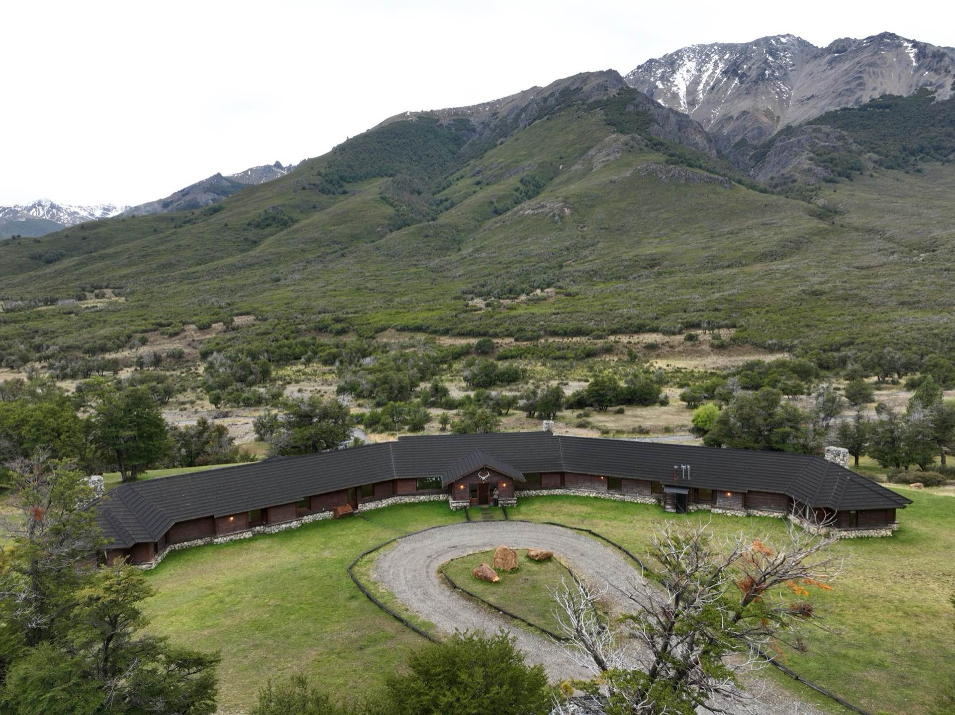 Casa Mayor at Southland below the mountains